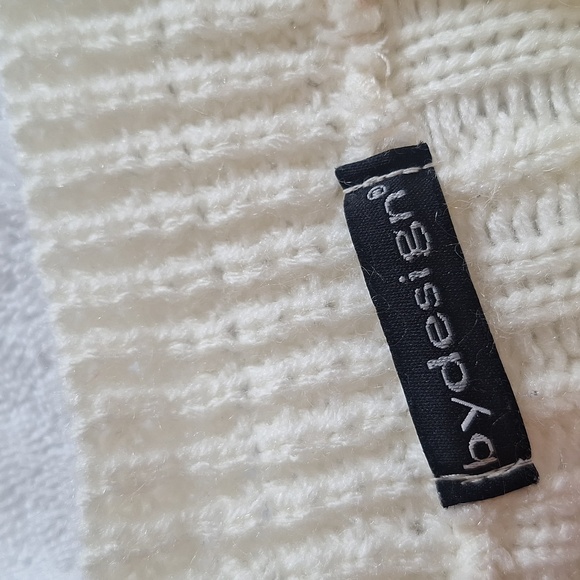 Elegant White Fringe Sweater Poncho - Picture 5 of 6